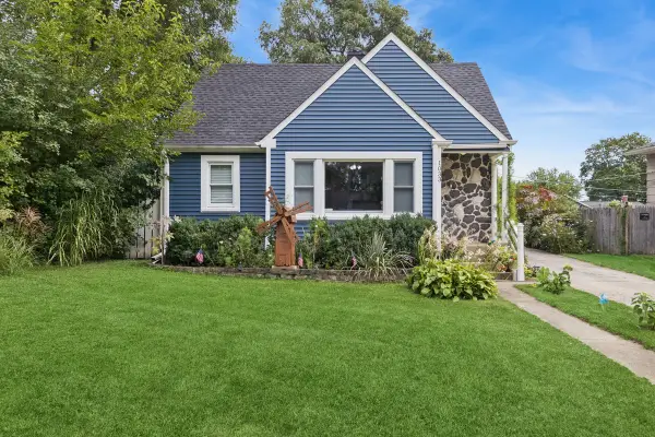 1033 Crescent Court, Round Lake Beach, IL 60073