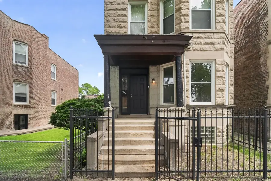 6525 S Vernon Avenue, Chicago, IL 60637 - #3