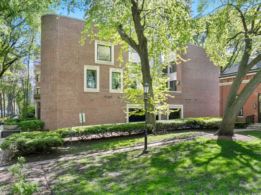 1524 N Astor Street, Chicago, IL 60610 - #3