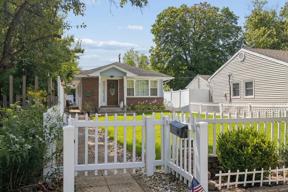 241 W Quincy Street, Westmont, IL 60559 - #1