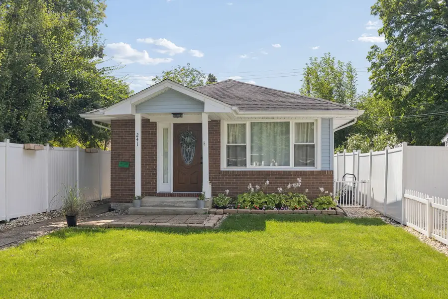 241 W Quincy Street, Westmont, IL 60559 - #3