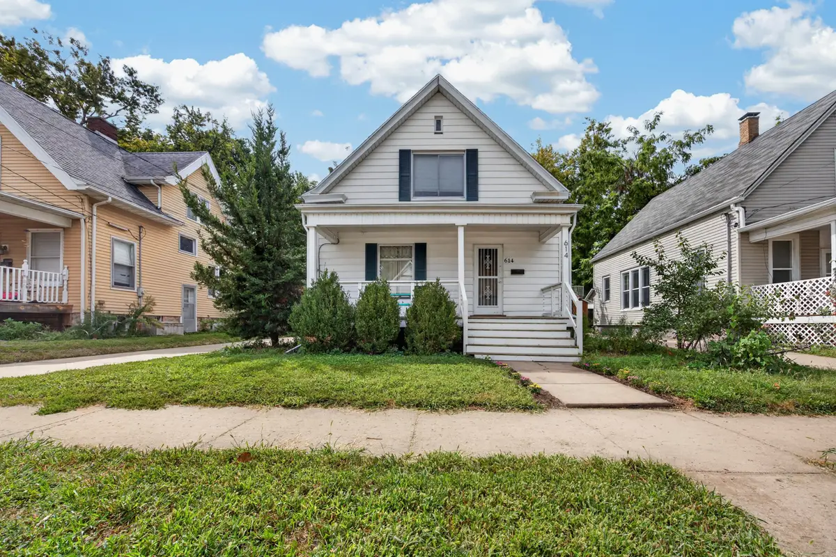 614 W Oakland Avenue, Bloomington, IL 61701 - #1