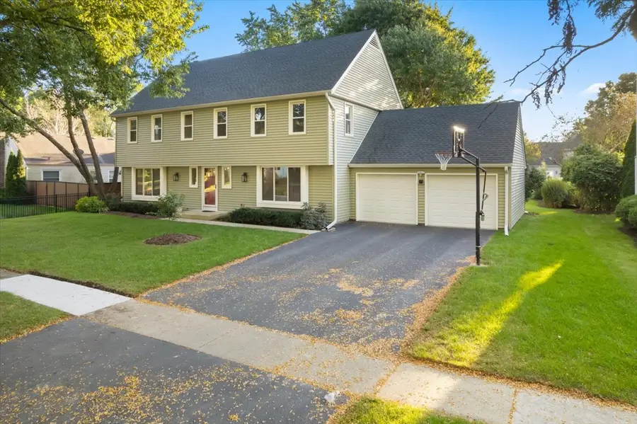 550 Longmeadow Circle, Saint Charles, IL 60174 - #3