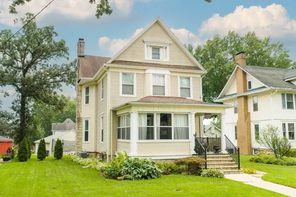 1227 W Stephenson Street, Freeport, IL 61032