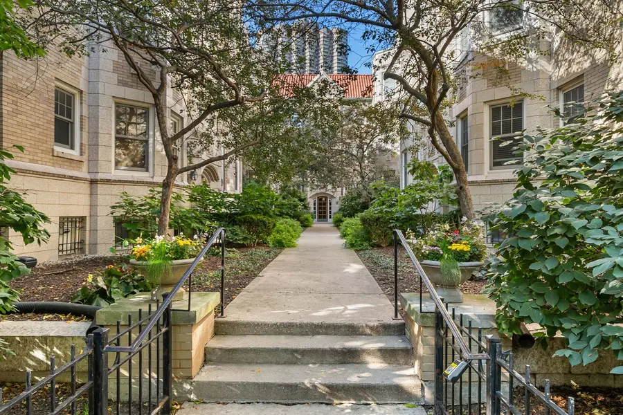 Address Withheld By Seller, Chicago, IL 60657 - #2