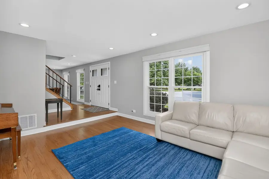 813 Hyde Park Lane, Naperville, IL 60565 - #2