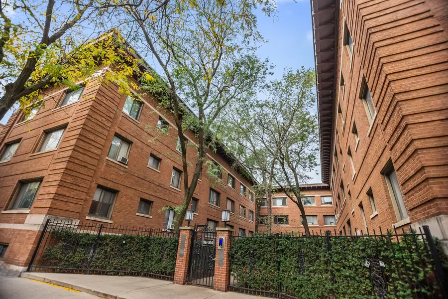 810 W Lakeside Place #107, Chicago, IL 60640 - #2