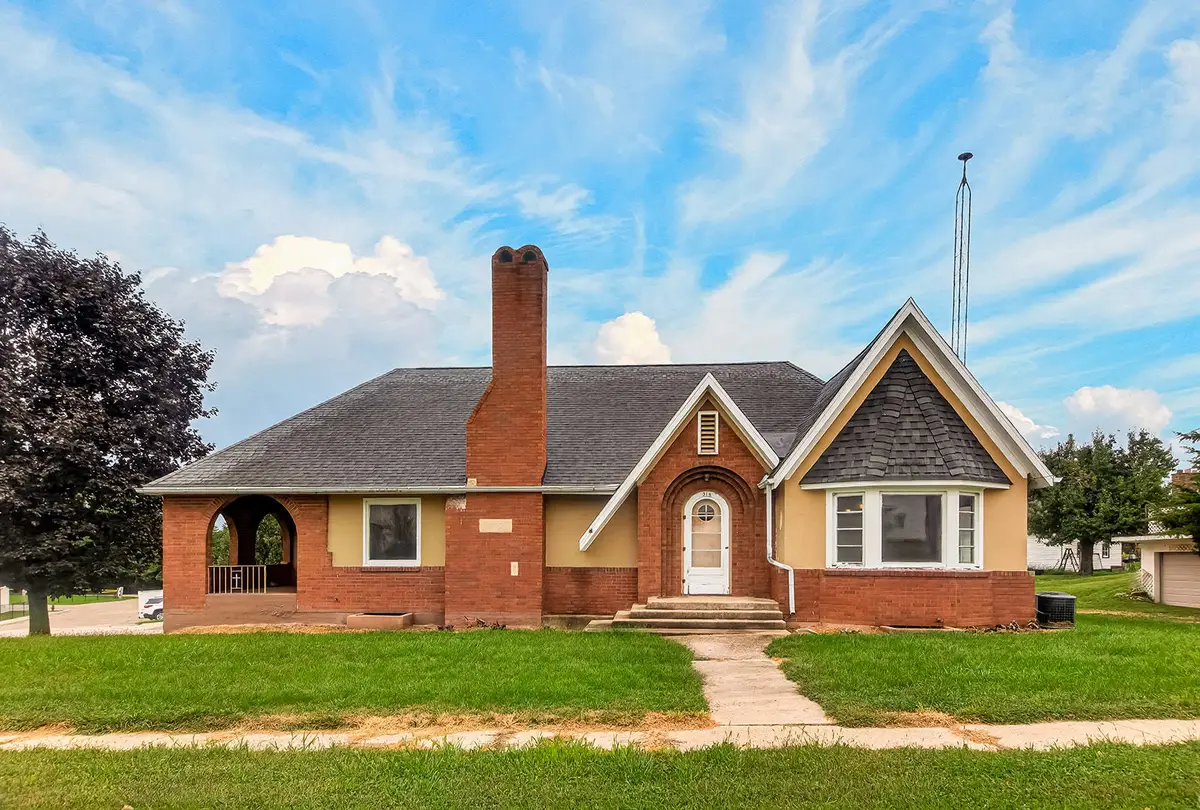 314 W Madison Street, Elizabeth, IL 61028 - #1