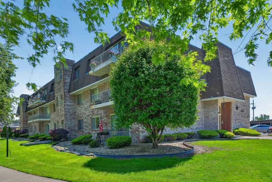 3235 S Manor Drive #104, Lansing, IL 60438 - #2