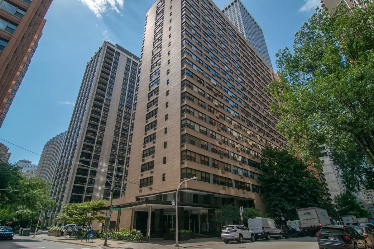 850 N Dewitt Place #4H, Chicago, IL 60611 - #1