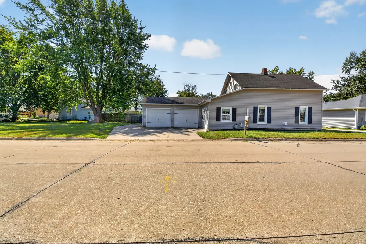 303 W Price Street, Eldridge, IA 52748 - #1