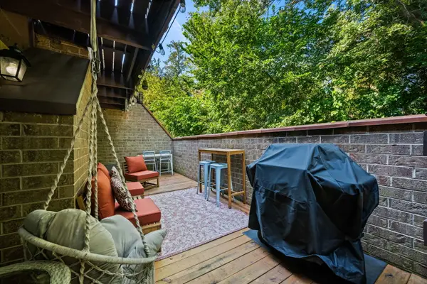 607 Kenneth Circle, Elgin, IL 60120