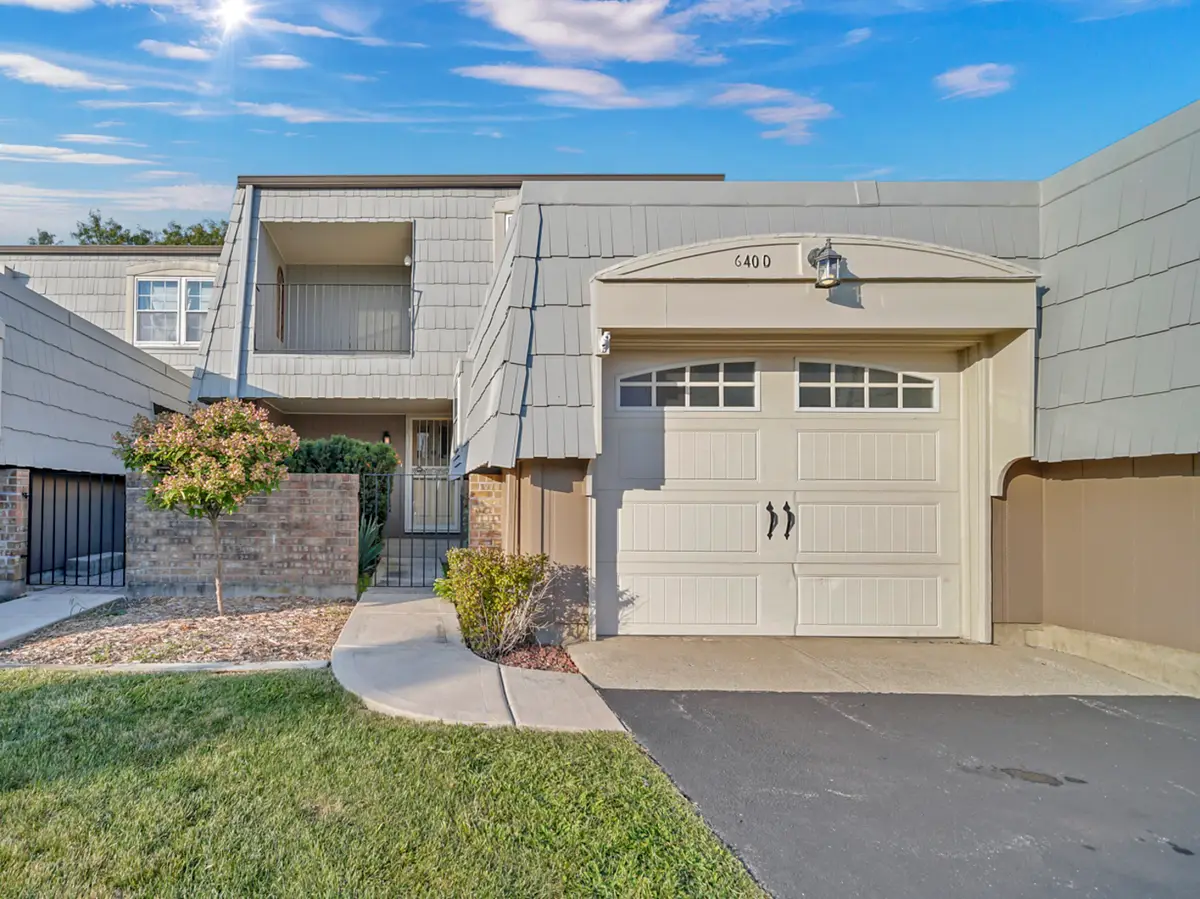 640 Burgundy Court #D, Elk Grove Village, IL 60007 - #1