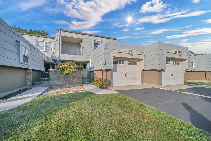 640 Burgundy Court #D, Elk Grove Village, IL 60007 - #3