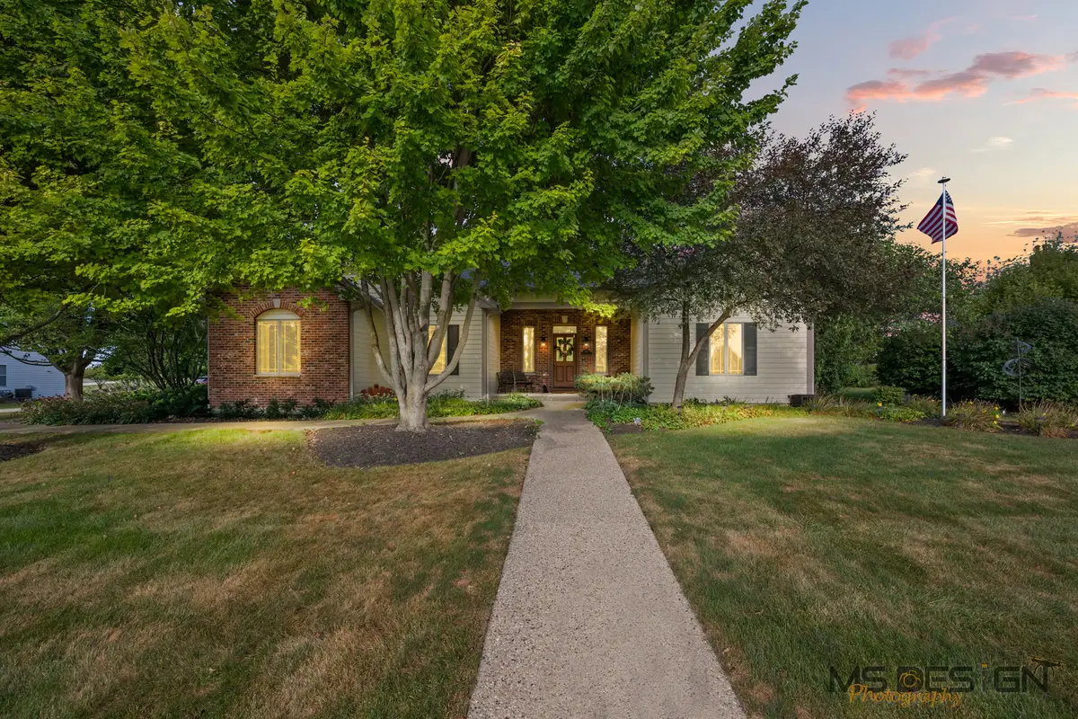 384 Valley Way, Burlington, IL 60109 - #1
