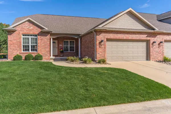 22 Monarch Drive, Bloomington, IL 61704