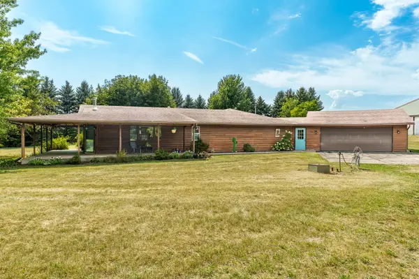 608 N 2nd Street, Holcomb, IL 61043