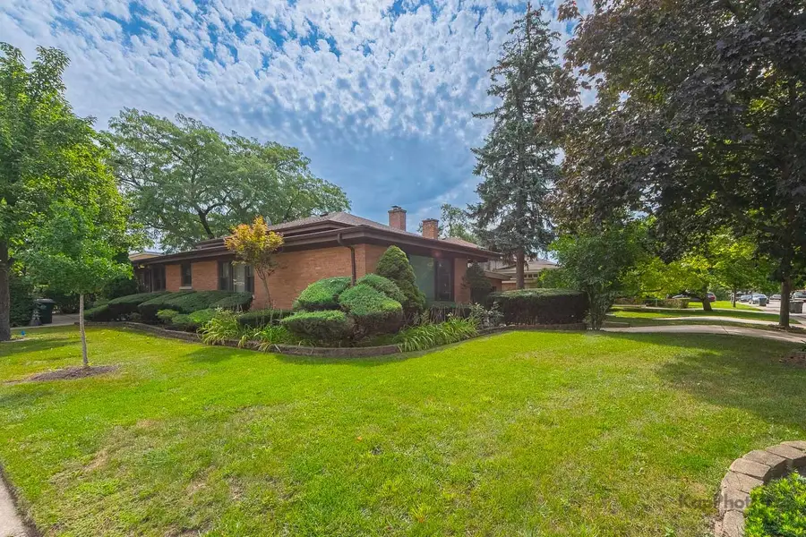 6557 N Christiana Avenue, Lincolnwood, IL 60712 - #2