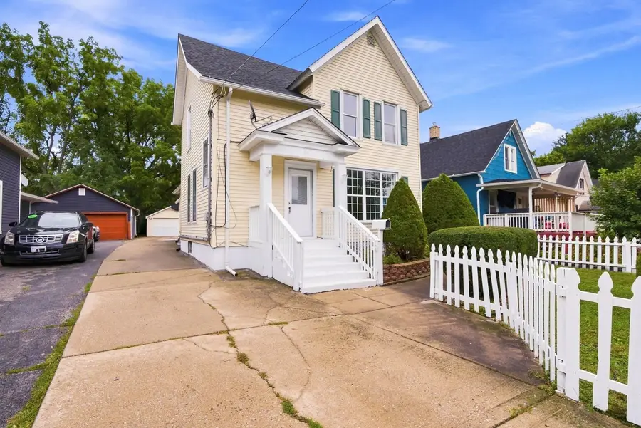 840 Douglas Avenue, Aurora, IL 60505 - #3