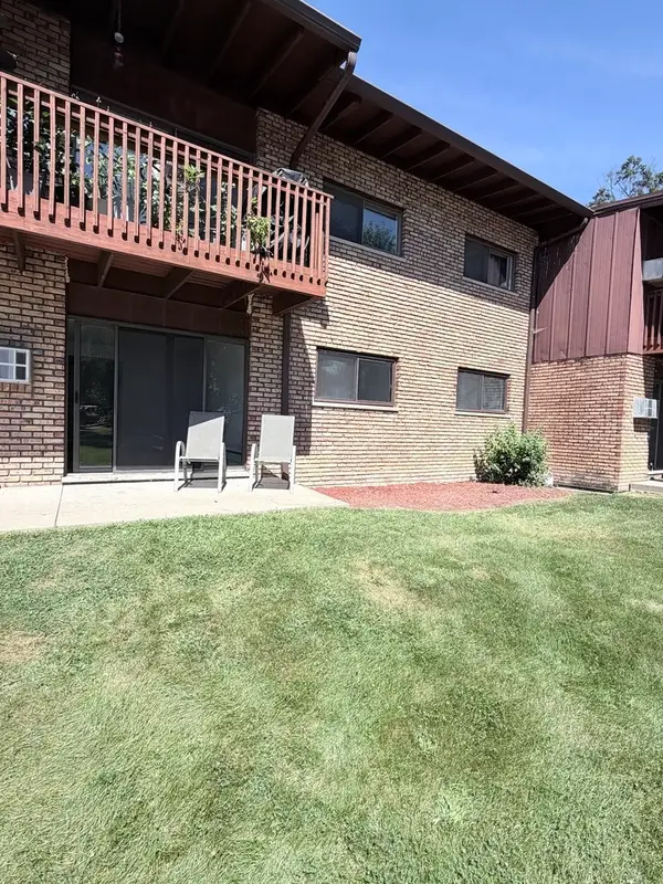 8000 Archer Avenue #117, Willow Springs, IL 60480