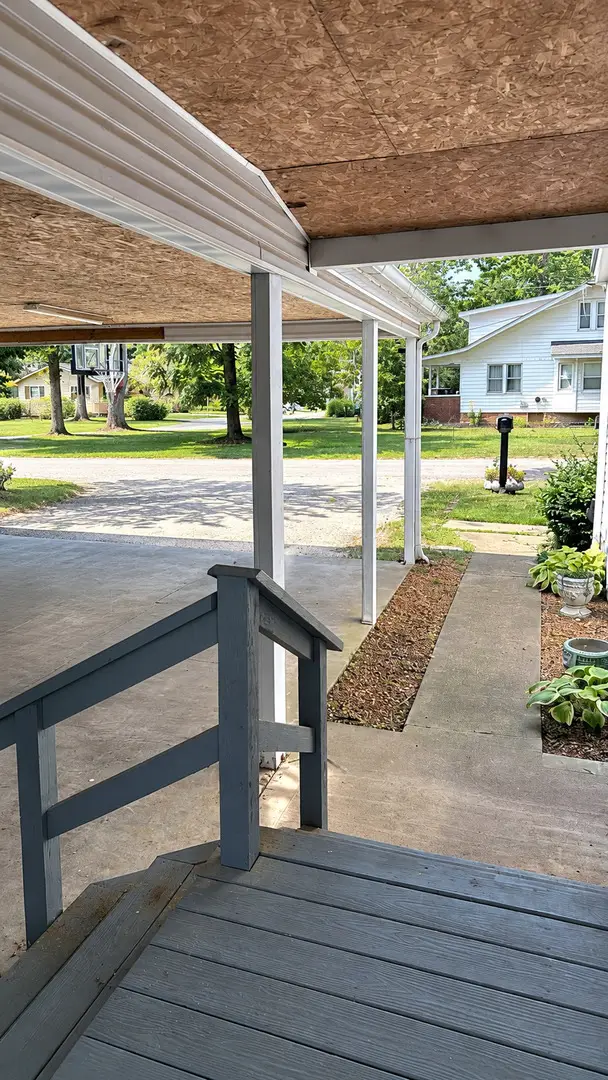 200 E Blake Street, Benton, IL 62812 - #3