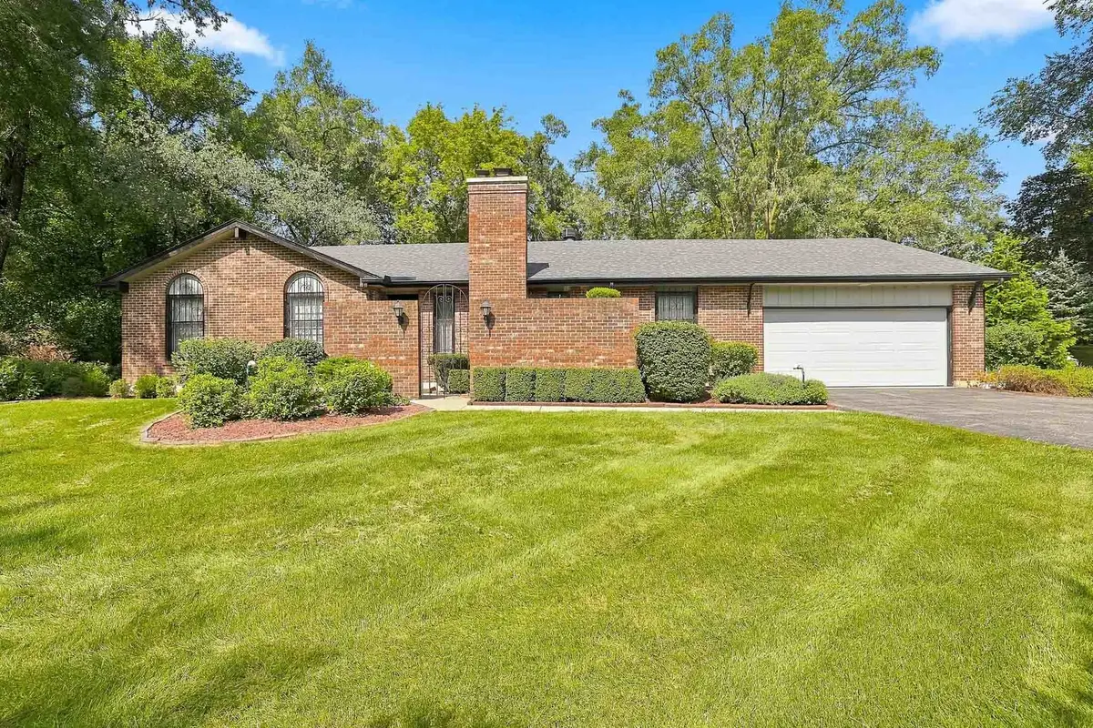 806 Roberts Road, Tower Lakes, IL 60010 - #1