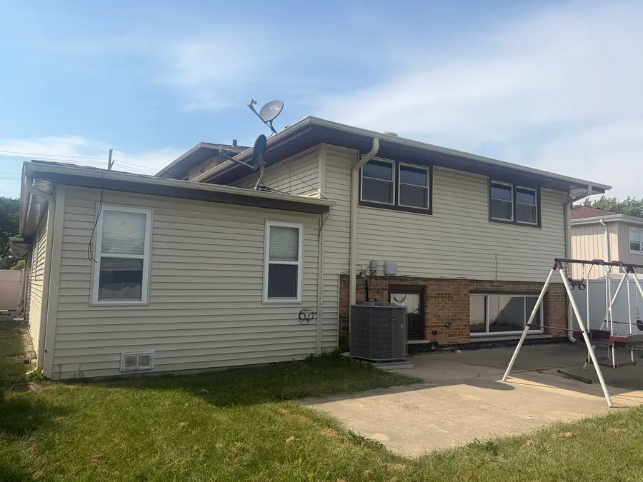 10017 Menard Avenue, Oak Lawn, IL 60453 - #2