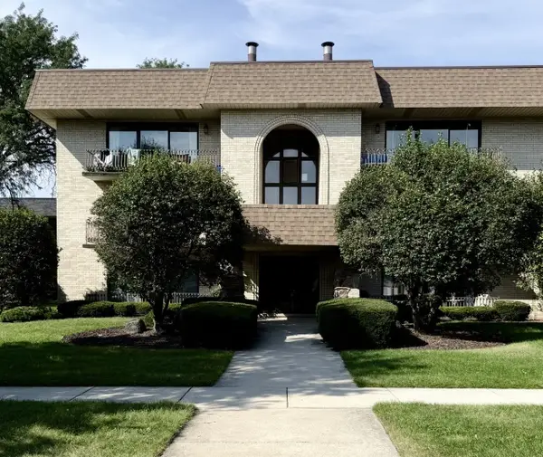 7428 W 153rd Street #2, Orland Park, IL 60462