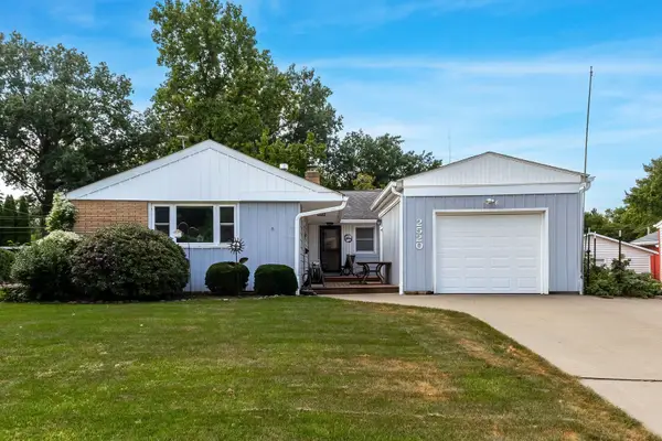 2520 30th Ave Court, Moline, IL 61265