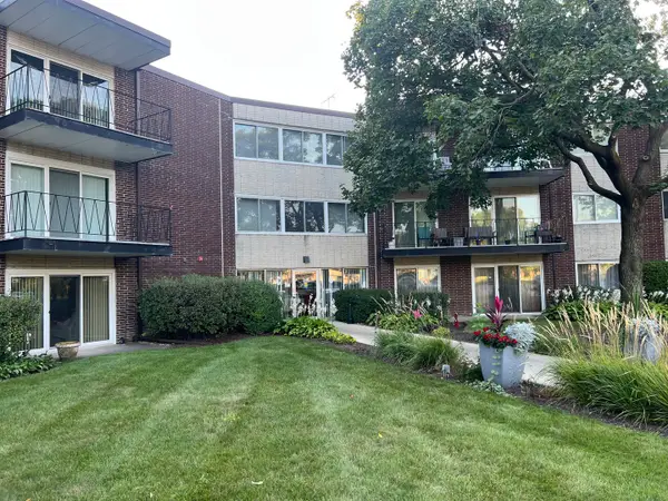 2800 Maple Avenue #25B, Downers Grove, IL 60515