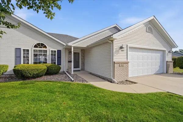 1312 Inglewood Circle, Bloomington, IL 61704