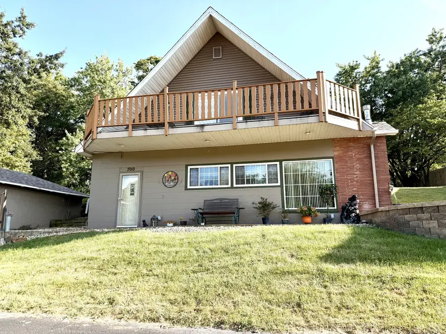 700 W Webster Street, Clinton, IL 61727 - #2