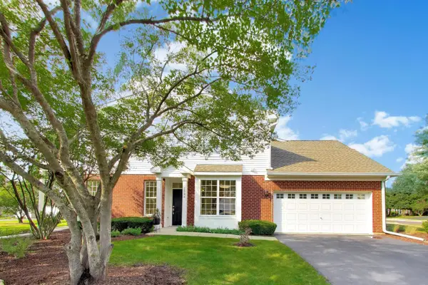 1586 Matthew Drive #1586, Algonquin, IL 60102