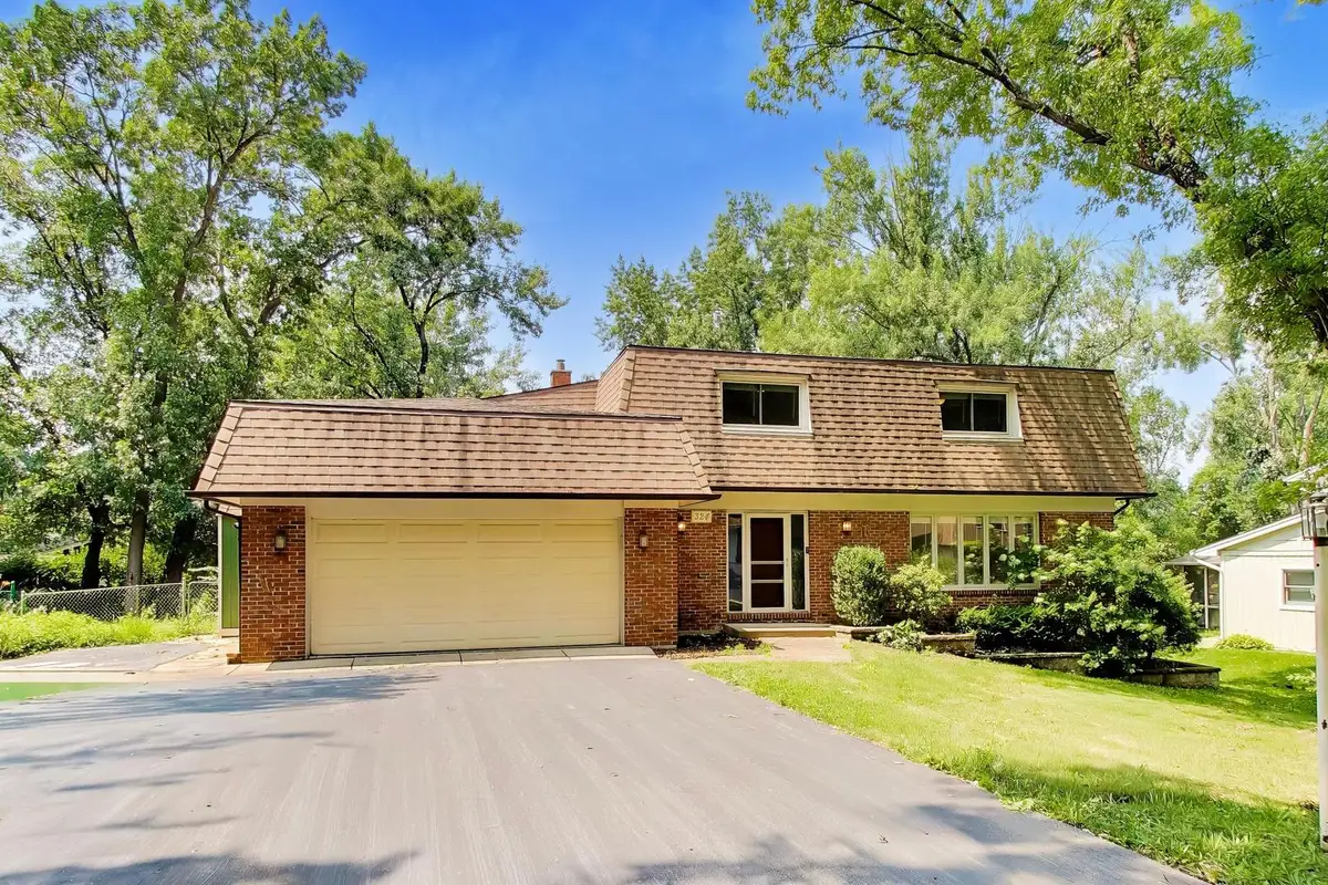 10S324 Hampshire Lane, Willowbrook, IL 60527 - #1