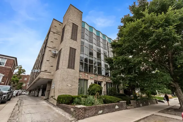 938 North Boulevard #402, Oak Park, IL 60301