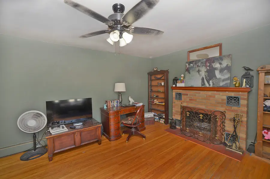 303 W Larue Street, Streator, IL 61364 - #2