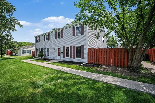 1801 Jamestown Circle, Hoffman Estates, IL 60169