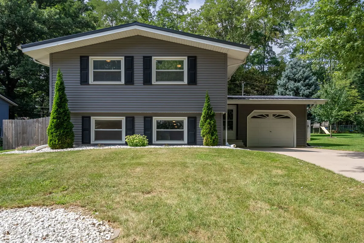 514 Walnut Court, Le Claire, IA 52753 - #1