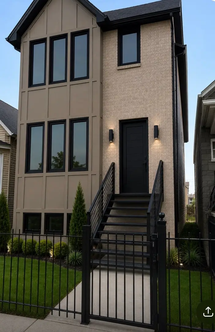 2225 N Tripp Avenue, Chicago, IL 60639 - #1