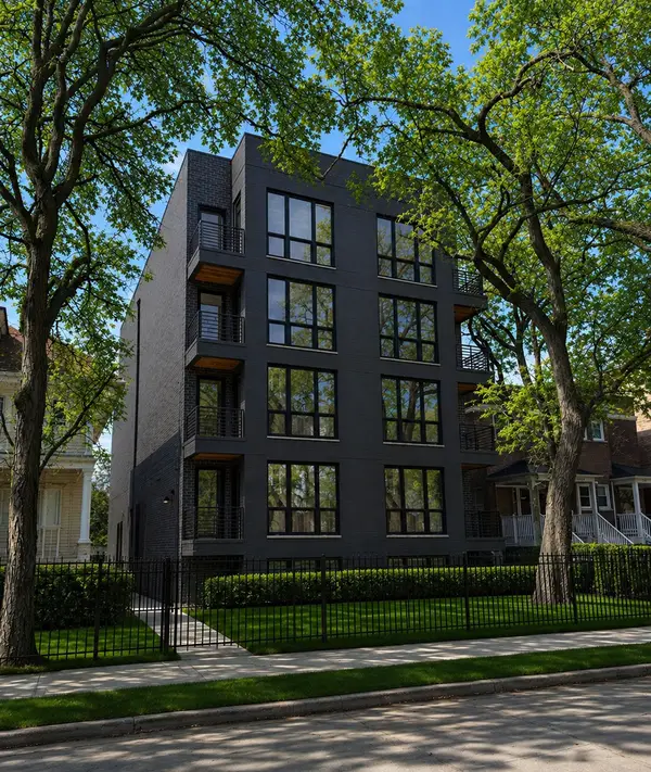 5428 N Winthrop Avenue #202, Chicago, IL 60640