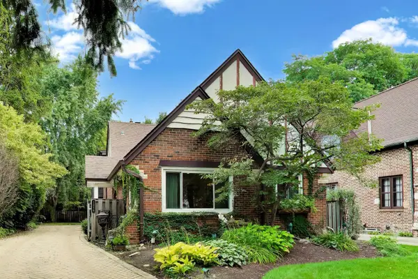 1216 E Mayfair Road, Arlington Heights, IL 60004