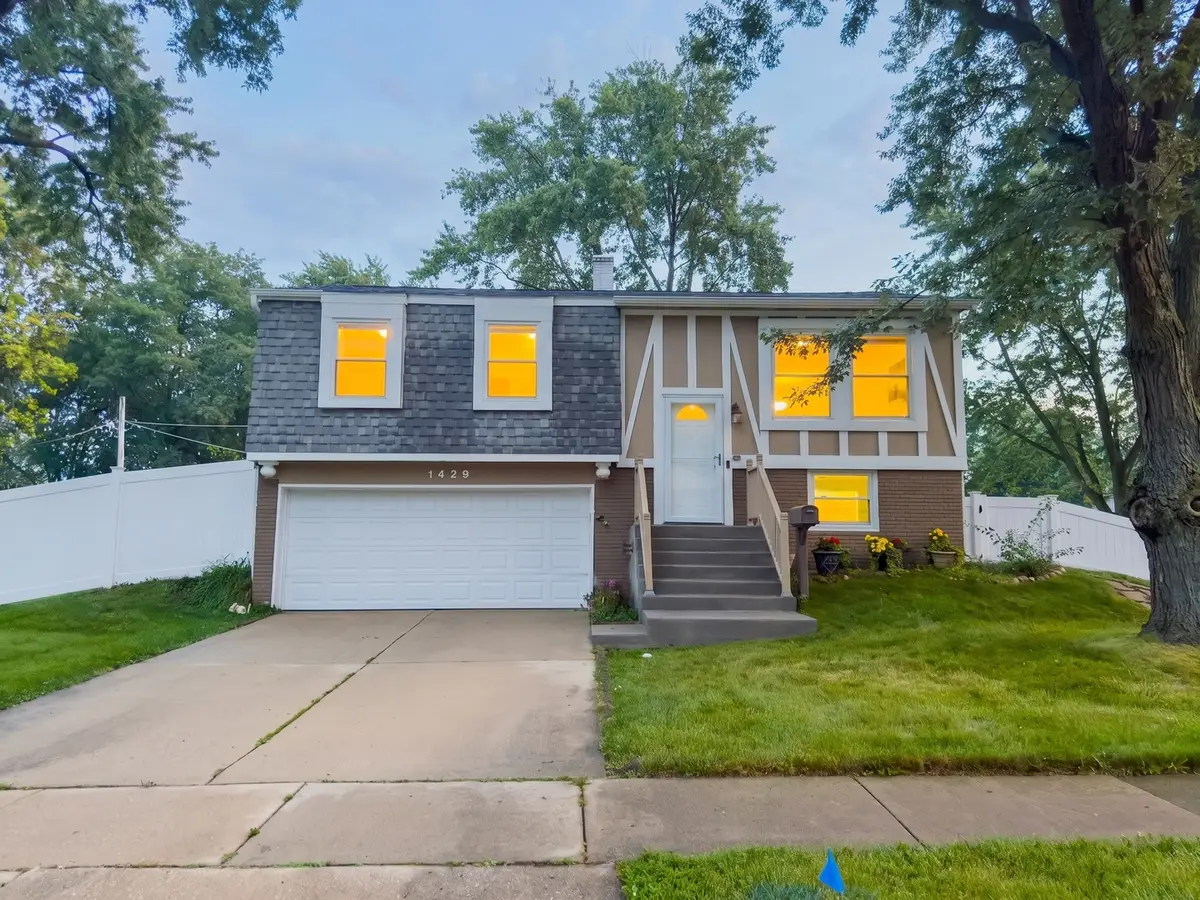 1429 N Green Meadows Boulevard, Streamwood, IL 60107 - #1