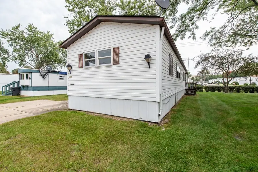 785 Hillcrest Avenue, Park City, IL 60085 - #3