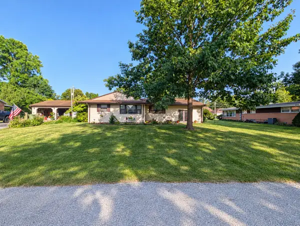 106 N Turner Drive, Mahomet, IL 61853