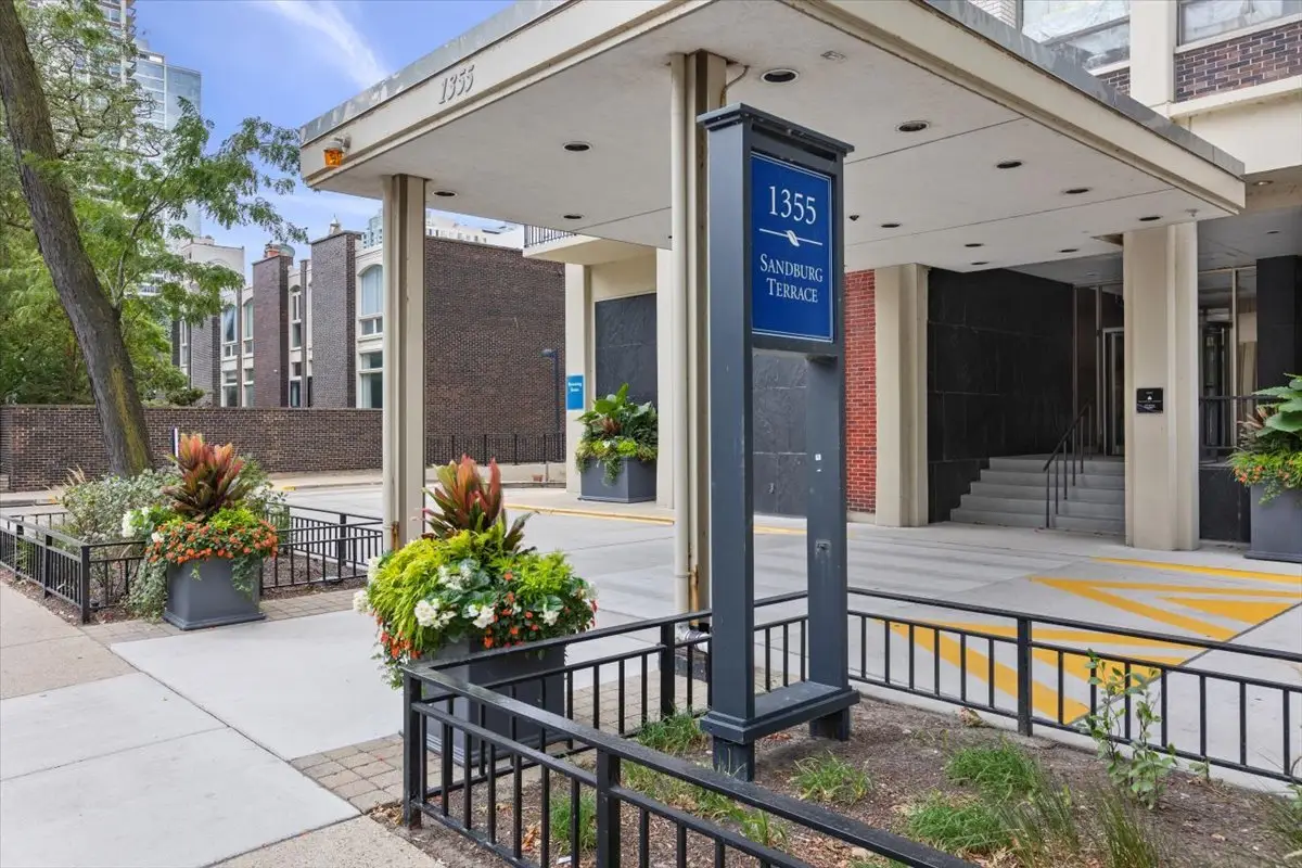 1355 N Sandburg Terrace #2801D, Chicago, IL 60610 - #1