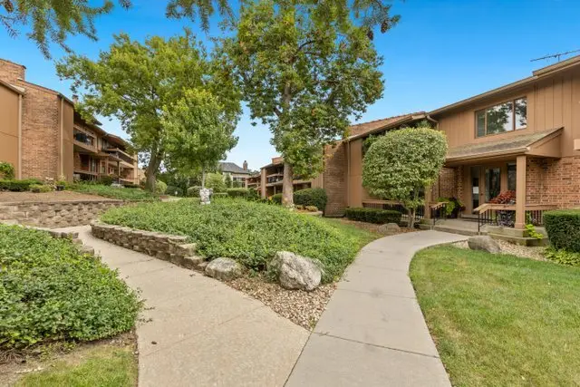 8090 Garfield Avenue #3-1, Burr Ridge, IL 60527 - #2