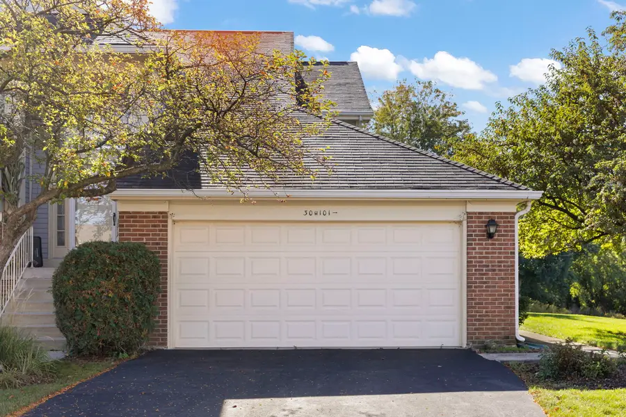 30W101 Fairfax Court #101, Warrenville, IL 60555 - #2