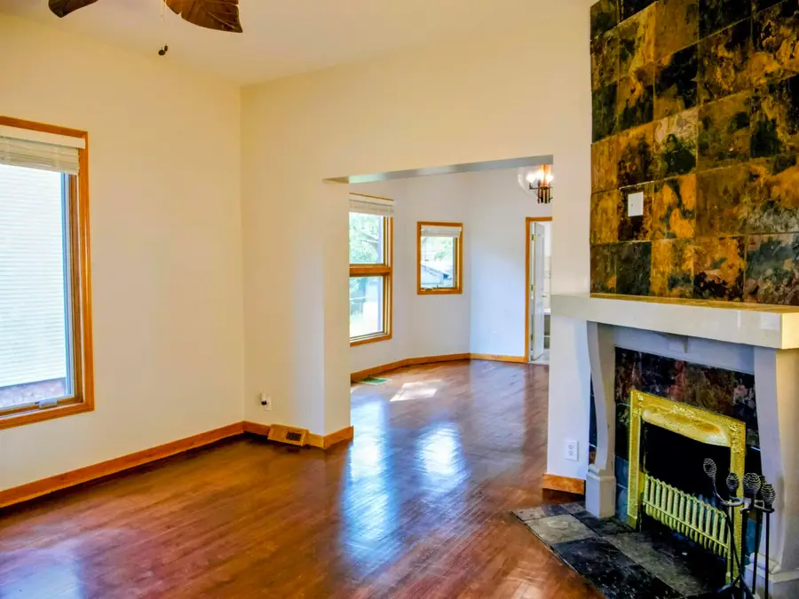 1037 N 8th Street, Springfield, IL 62702 - #2