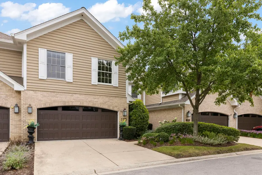 11124 Indian Woods Drive, Indian Head Park, IL 60525 - #2
