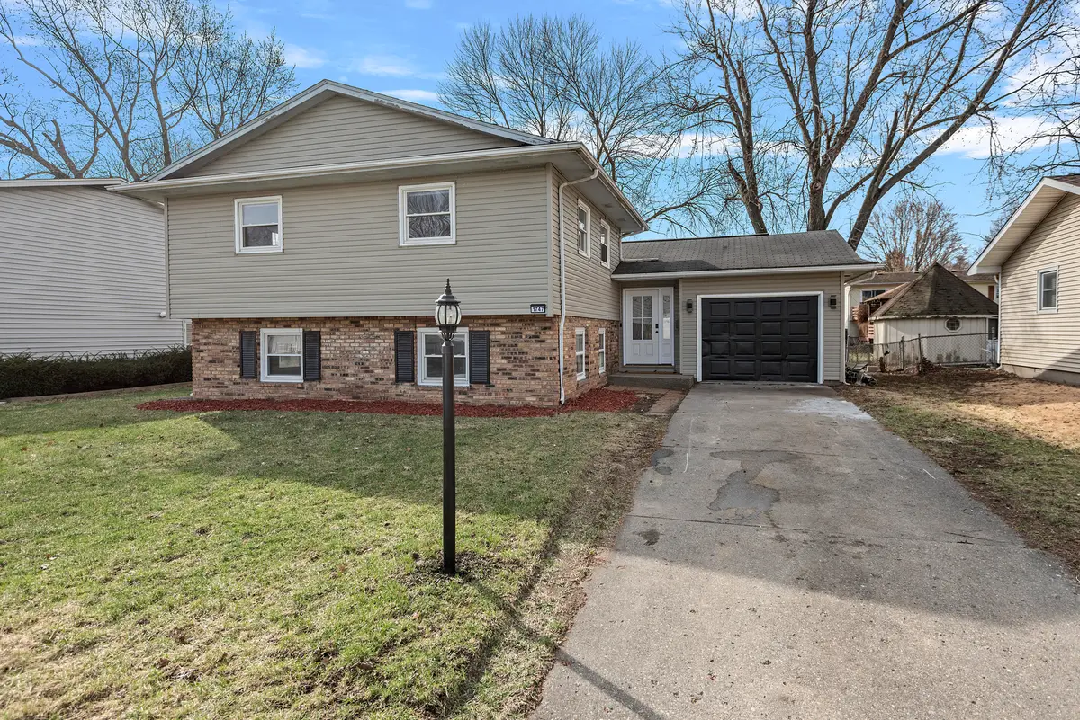 1747 E Barrington Avenue, Decatur, IL 62526 - #1